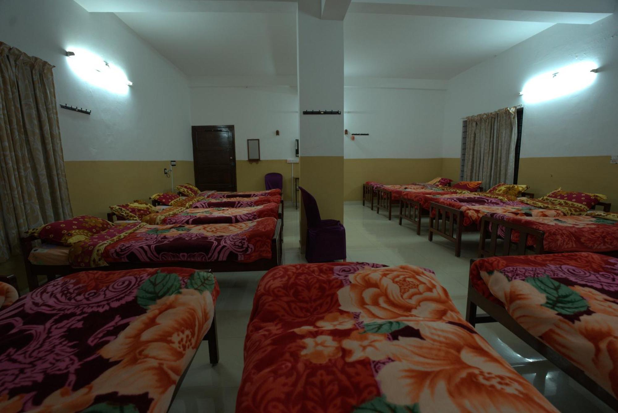 Ac Mist Hotel Munnar Exterior photo